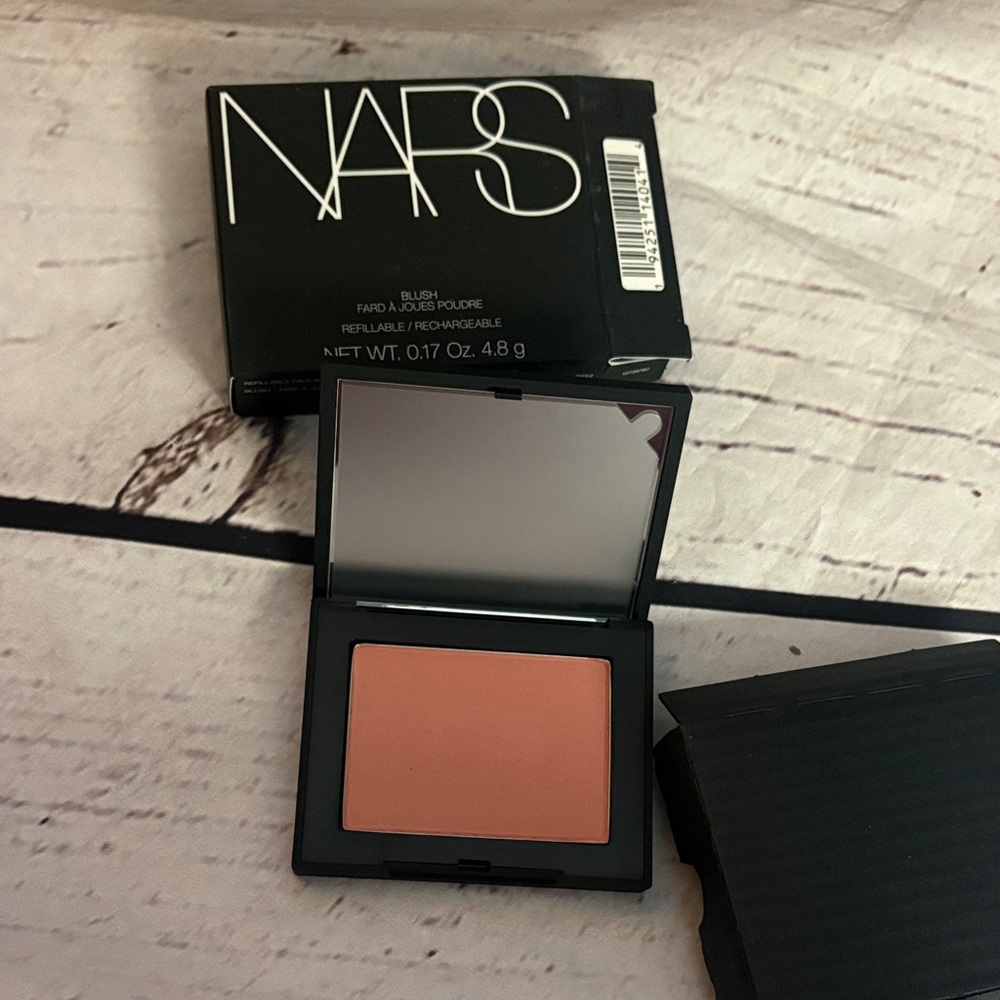 NARS deep throat blush brand new